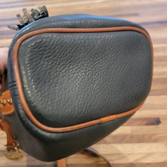 Vintage Mni Dooney & Bourke All-Weather Leather Drawstring Bucket Bag - Picture 4 of 16